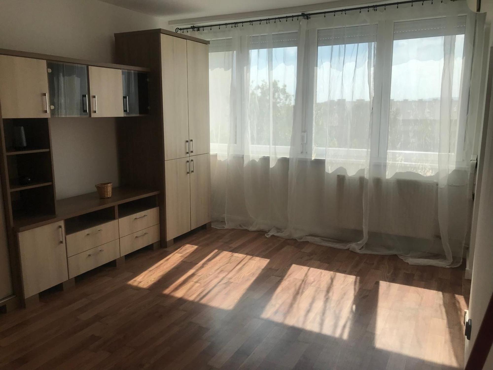 Pillango Parki Kis Lakas 15 Percre A Belvarostol Budapest Bagian luar foto